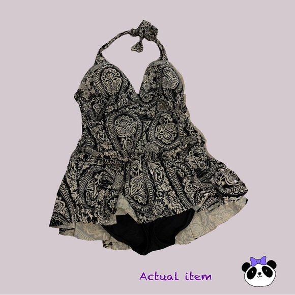 ❤️ 2 for $19 - Rose Marie Reid ~ Black& White Paisley Halter Swimsuit, EUC - Picture 1 of 4
